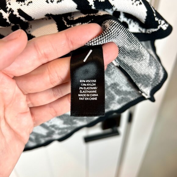 Pink Tartan Luxe Knit Black White Animal Print Crew Neck Zip Size Medium - Picture 4 of 5